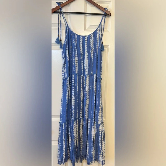 Blue Island light weight midi dress size Medium blue and white - Picture 2 of 7